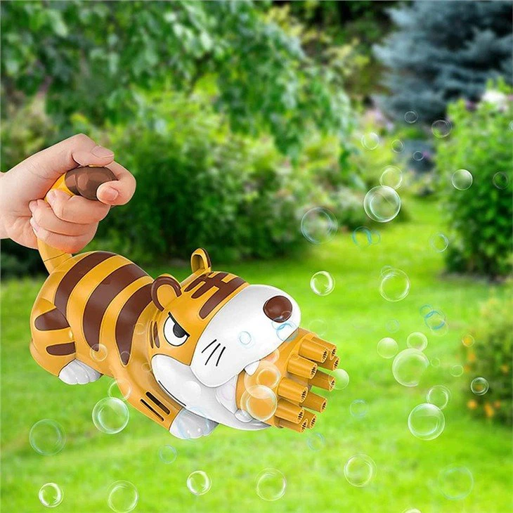 Electric water gun that can spray bubbles and water view 5